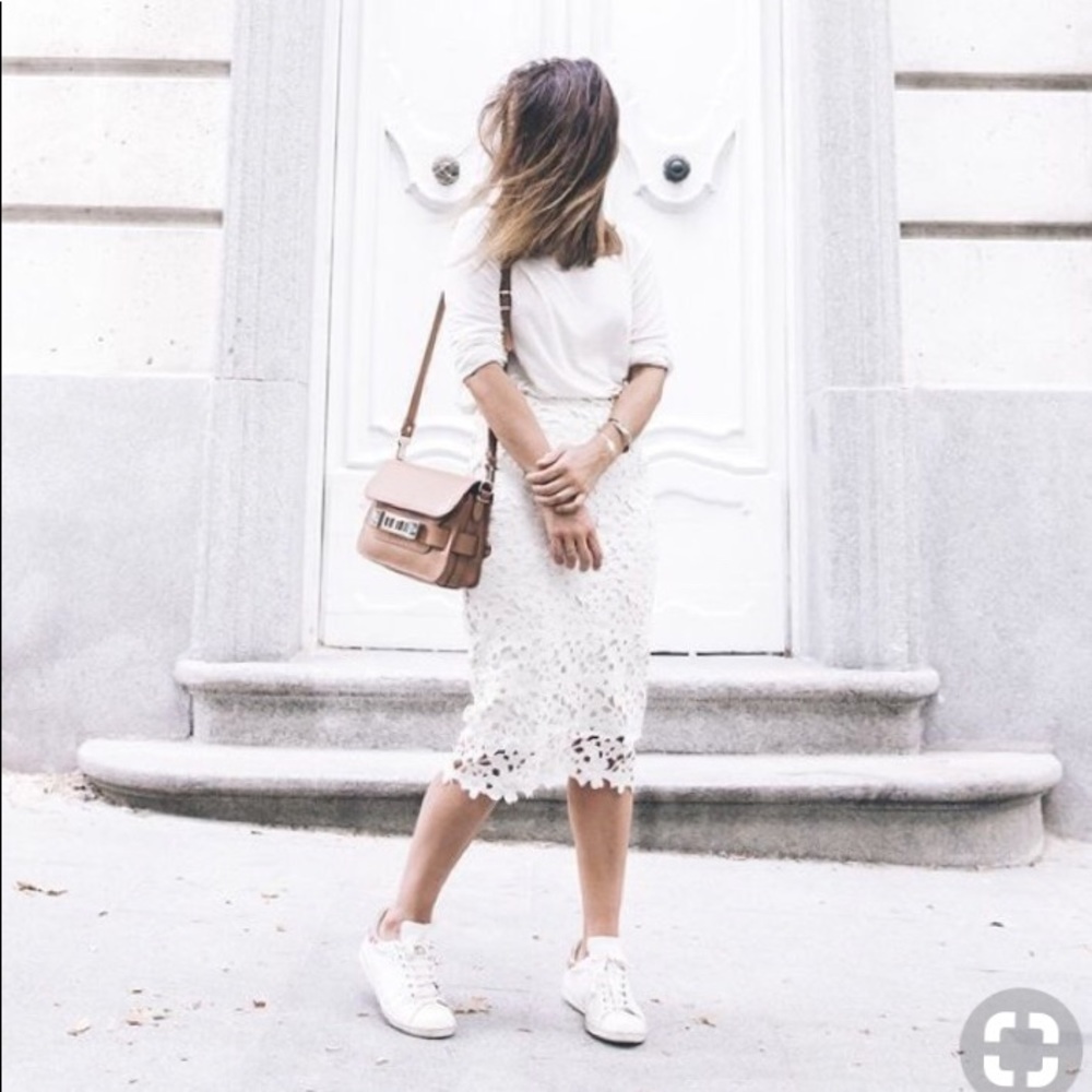 White lace pencil skirt
